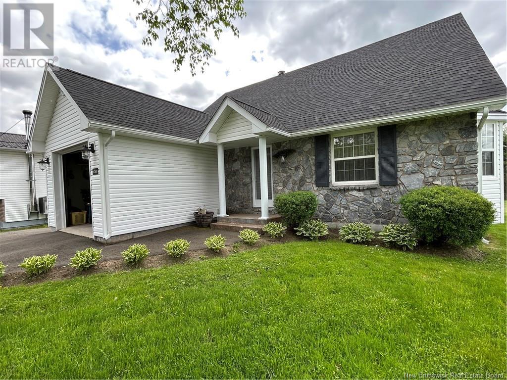 1268 Elmwood, Moncton, New Brunswick  E1H 2H2 - Photo 2 - NB119628