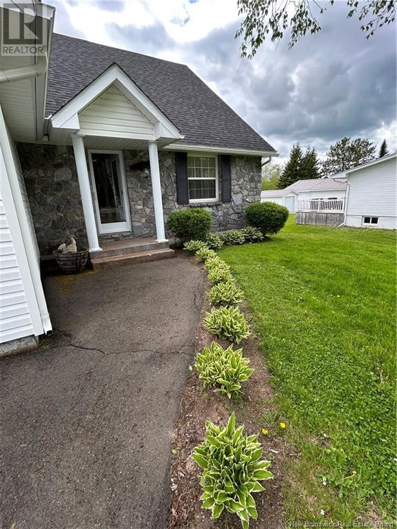 1268 Elmwood, Moncton, New Brunswick  E1H 2H2 - Photo 3 - NB119628