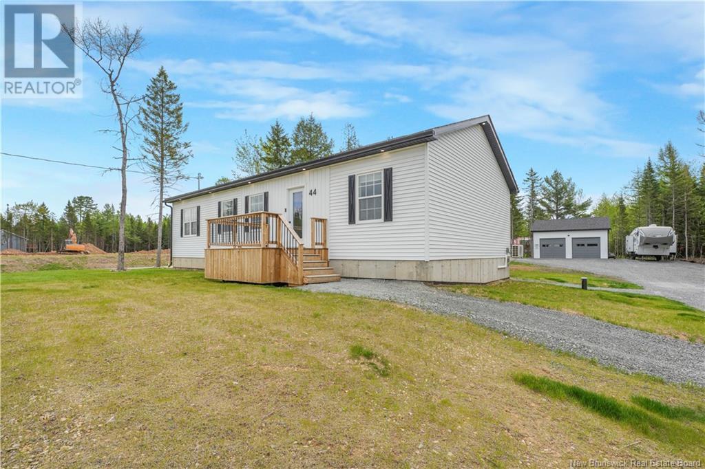 44 Sandlewood Lane, Fredericton, New Brunswick  E3G 0G3 - Photo 2 - NB119814