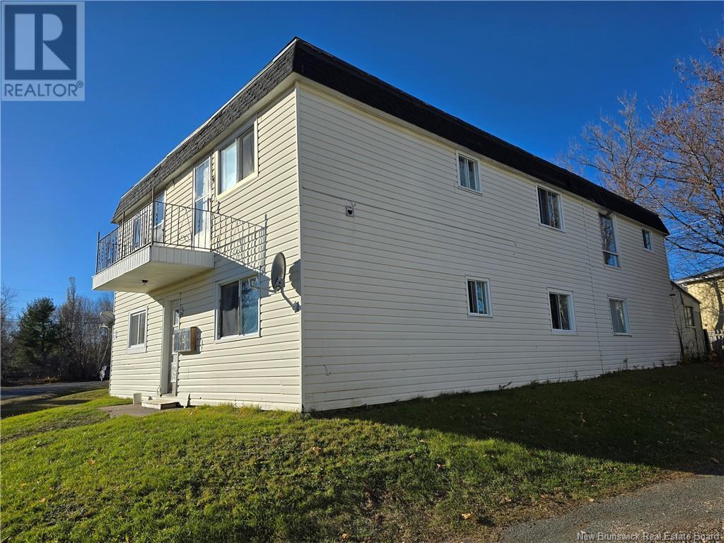 674 - 688 Appleby, Bathurst, New Brunswick  E2L 3L4 - Photo 2 - NB119947