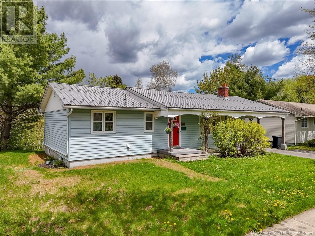 225 Massey Street, Fredericton, New Brunswick  E3B 2Z5 - Photo 2 - NB118923