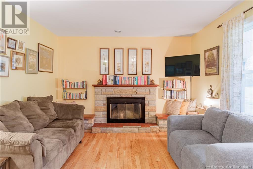 225 Massey Street, Fredericton, New Brunswick  E3B 2Z5 - Photo 5 - NB118923