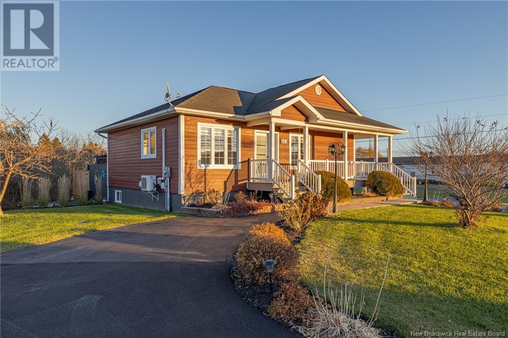 653 Rue Principale, Beresford, New Brunswick  E8K 3X5 - Photo 3 - NB119981