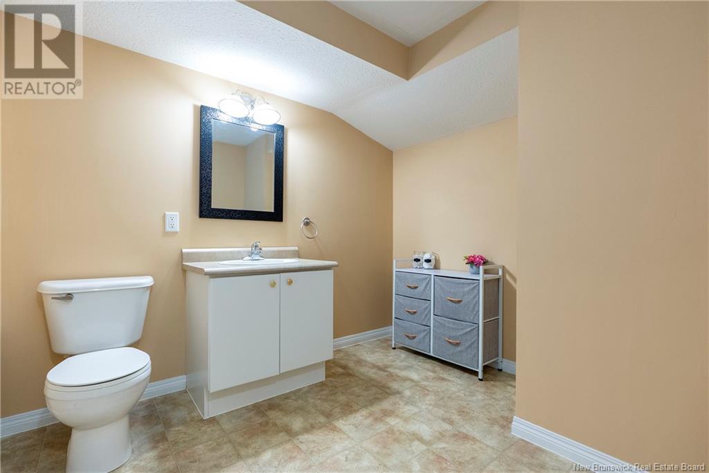 10 Melrose Avenue, New Maryland, New Brunswick  E3C 2R1 - Photo 32 - NB120043