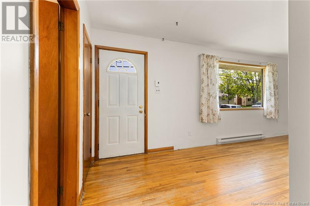 222 Whitney Avenue, Moncton, New Brunswick  E1C 8E2 - Photo 2 - NB119792