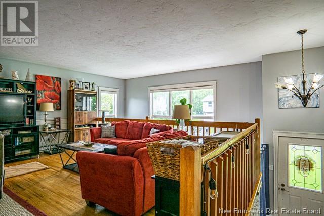 12 Willingdon Street, Oromocto, New Brunswick  E2V 4N5 - Photo 2 - NB120016