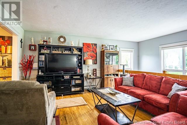 12 Willingdon Street, Oromocto, New Brunswick  E2V 4N5 - Photo 3 - NB120016