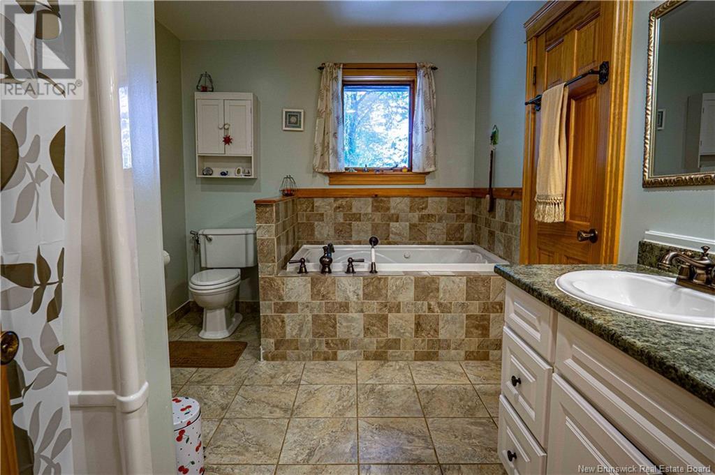 340 Macdonald Avenue, Oromocto, New Brunswick  E2V 2J3 - Photo 13 - NB120108