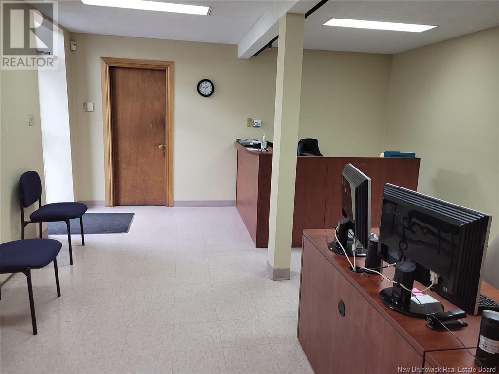 48 Hatheway Crescent, Saint John, New Brunswick  E2M 5V3 - Photo 4 - NB120117