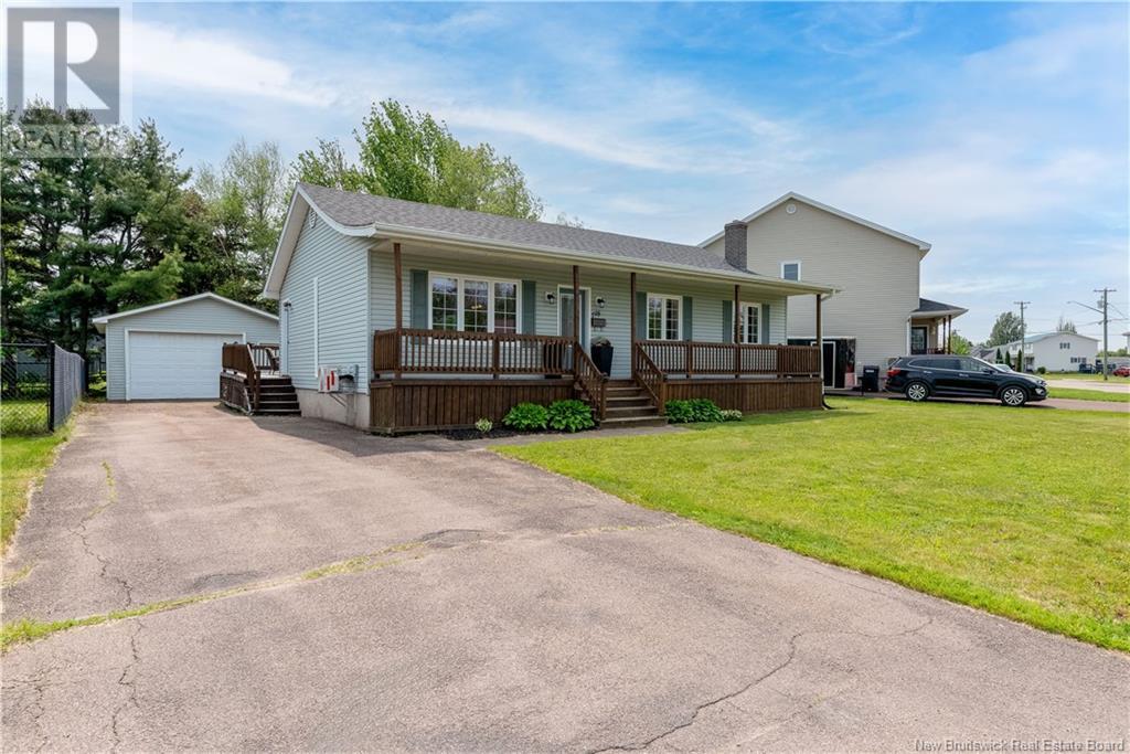 198 Magellan, Moncton, New Brunswick  E1A 7H3 - Photo 2 - NB119926