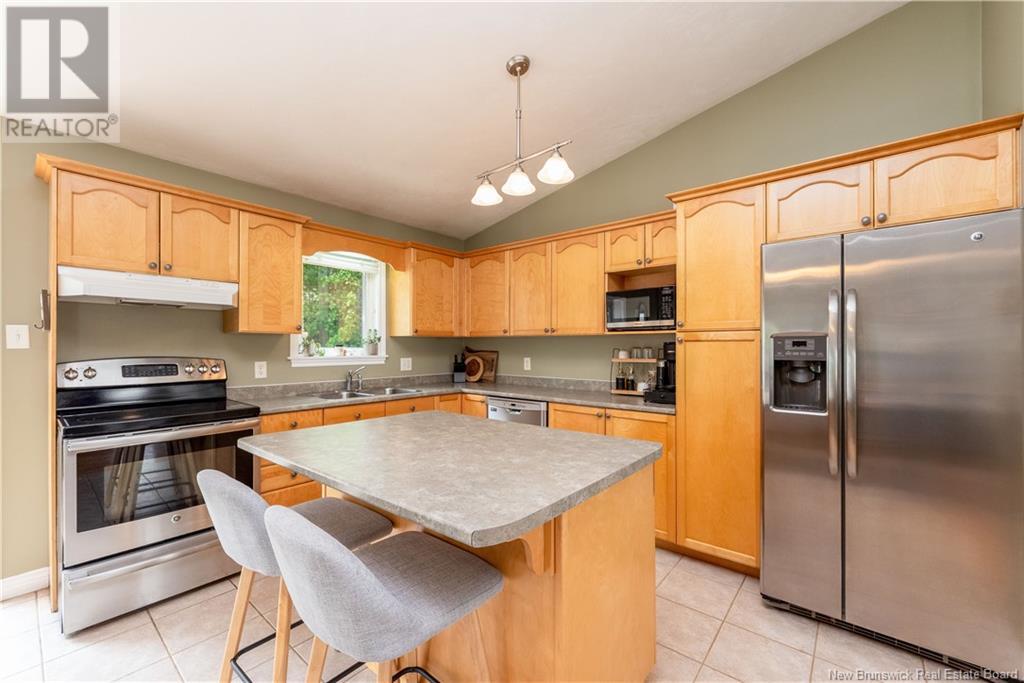 198 Magellan, Moncton, New Brunswick  E1A 7H3 - Photo 9 - NB119926