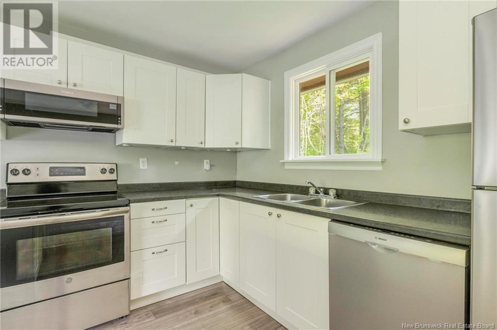 27 Iona Avenue, Rothesay, New Brunswick  E2E 3J1 - Photo 12 - NB120105