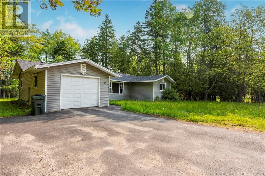 27 Iona Avenue, Rothesay, New Brunswick  E2E 3J1 - Photo 2 - NB120105