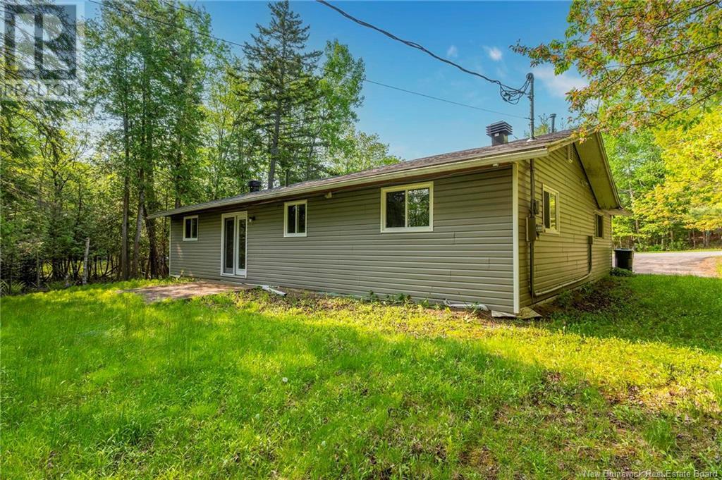 27 Iona Avenue, Rothesay, New Brunswick  E2E 3J1 - Photo 3 - NB120105
