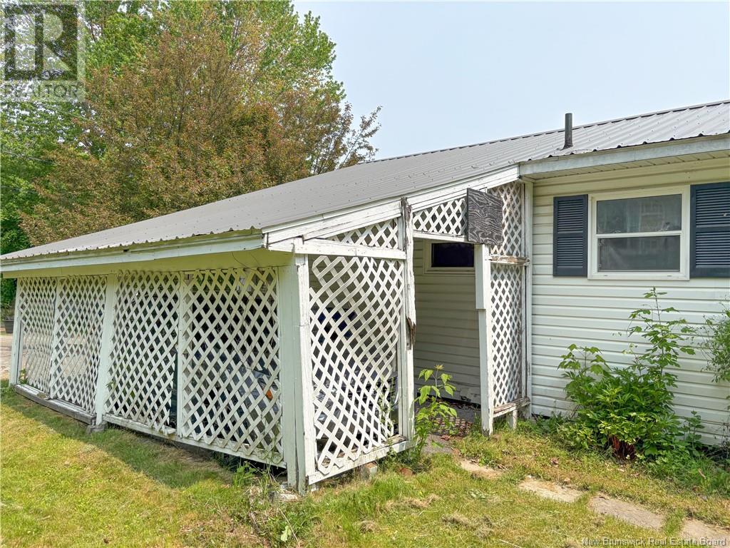 105 Sharkey Street, Woodstock, New Brunswick  E7N 2R1 - Photo 42 - NB119757