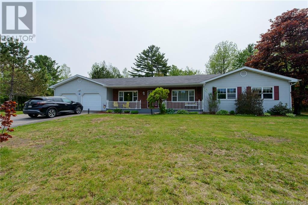 29 Wallace Road, Browns Flat, New Brunswick  E2M 2P5 - Photo 1 - NB120130