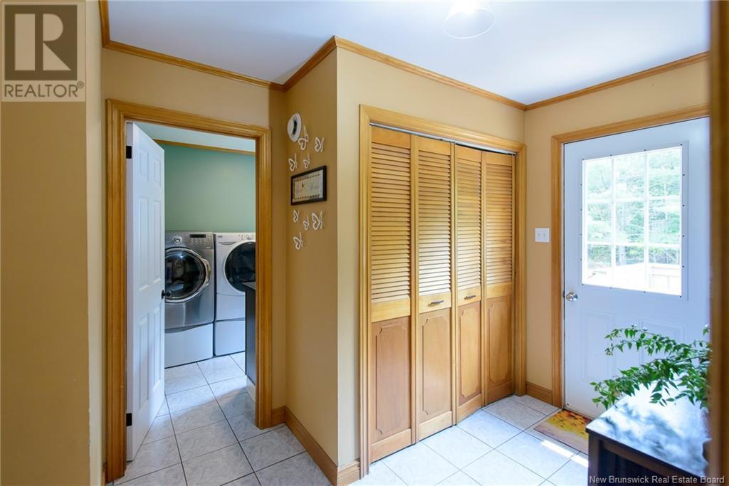 29 Wallace Road, Browns Flat, New Brunswick  E2M 2P5 - Photo 11 - NB120130