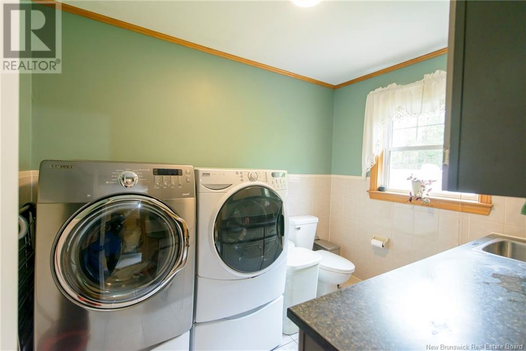 29 Wallace Road, Browns Flat, New Brunswick  E2M 2P5 - Photo 12 - NB120130