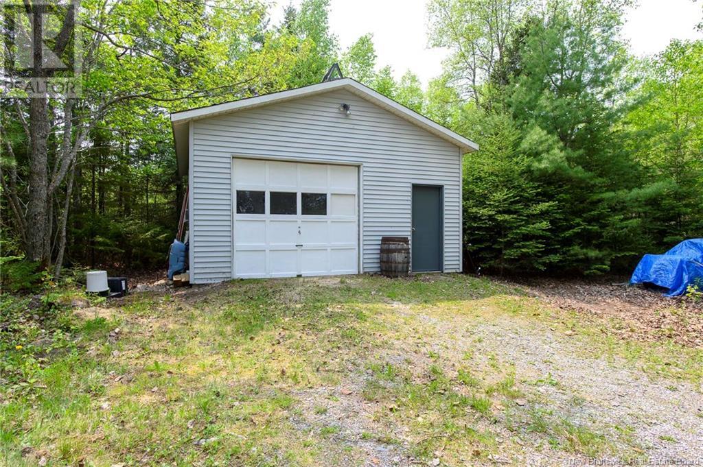 29 Wallace Road, Browns Flat, New Brunswick  E2M 2P5 - Photo 29 - NB120130
