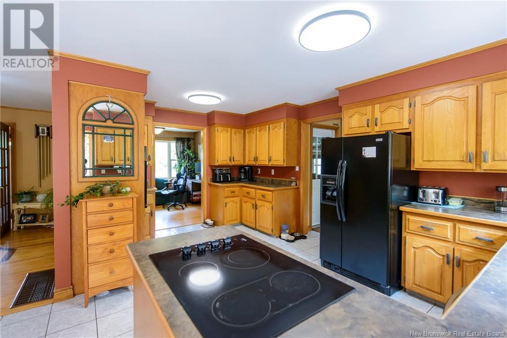 29 Wallace Road, Browns Flat, New Brunswick  E2M 2P5 - Photo 6 - NB120130