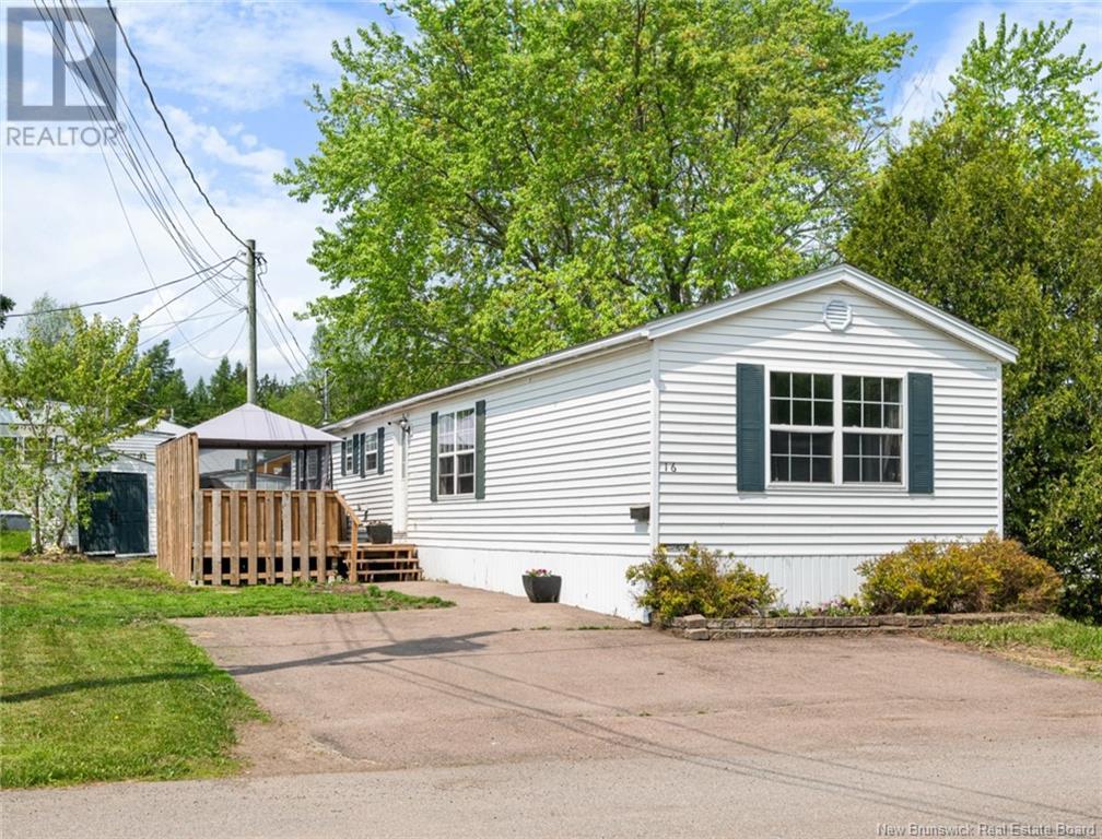 16 Cascade Avenue, Moncton, New Brunswick  E1E 2J7 - Photo 1 - NB120125