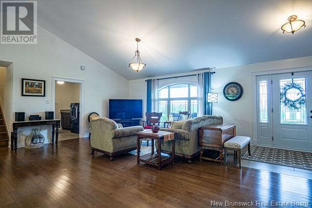 5 Snowshoe Street, Lower Kingsclear, New Brunswick  E3E 0E9 - Photo 4 - NB120187