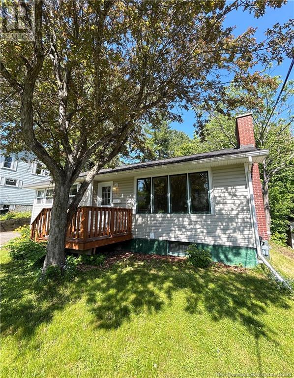 693 Mitchell Street, Fredericton, New Brunswick  E3B 3S7 - Photo 2 - NB120225