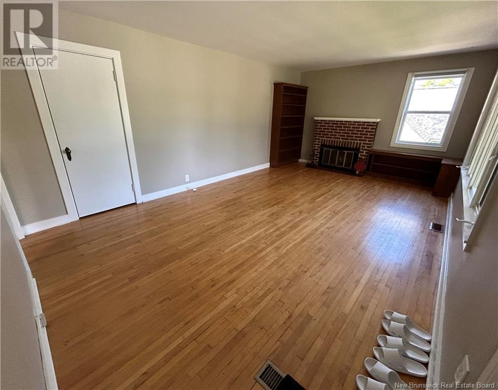 693 Mitchell Street, Fredericton, New Brunswick  E3B 3S7 - Photo 3 - NB120225