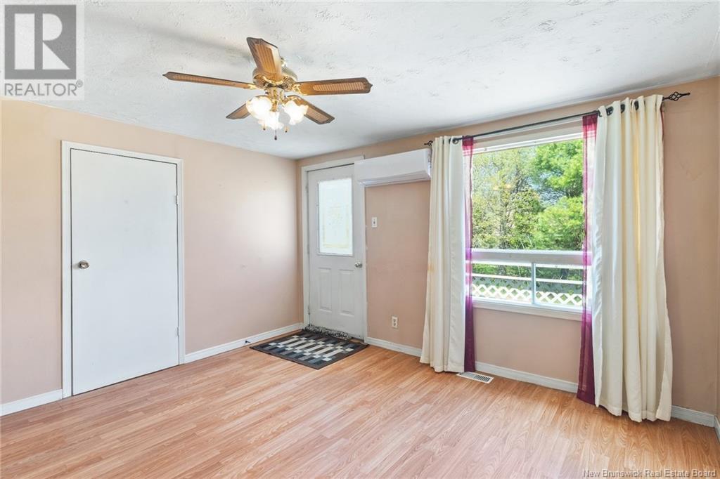 19 Hemlock Street, Minto, New Brunswick  E4B 3E3 - Photo 6 - NB120230