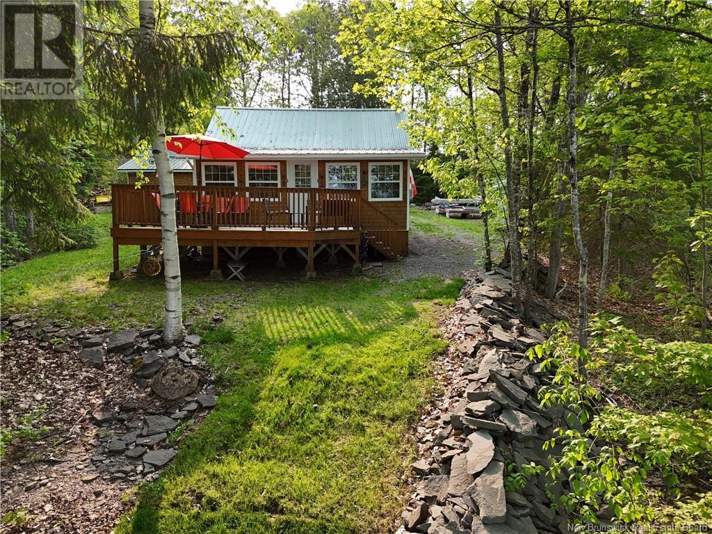 2033 Lakeview Road, Cambridge-Narrows, New Brunswick