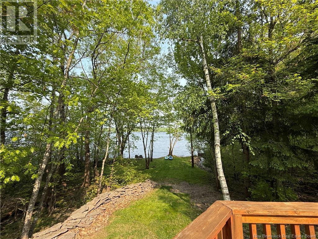 2033 Lakeview Road, Cambridge-Narrows, New Brunswick  E4C 1N3 - Photo 2 - NB120089