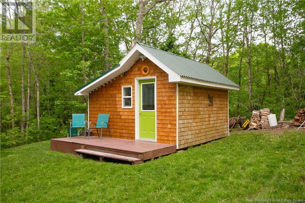 2033 Lakeview Road, Cambridge-Narrows, New Brunswick  E4C 1N3 - Photo 5 - NB120089