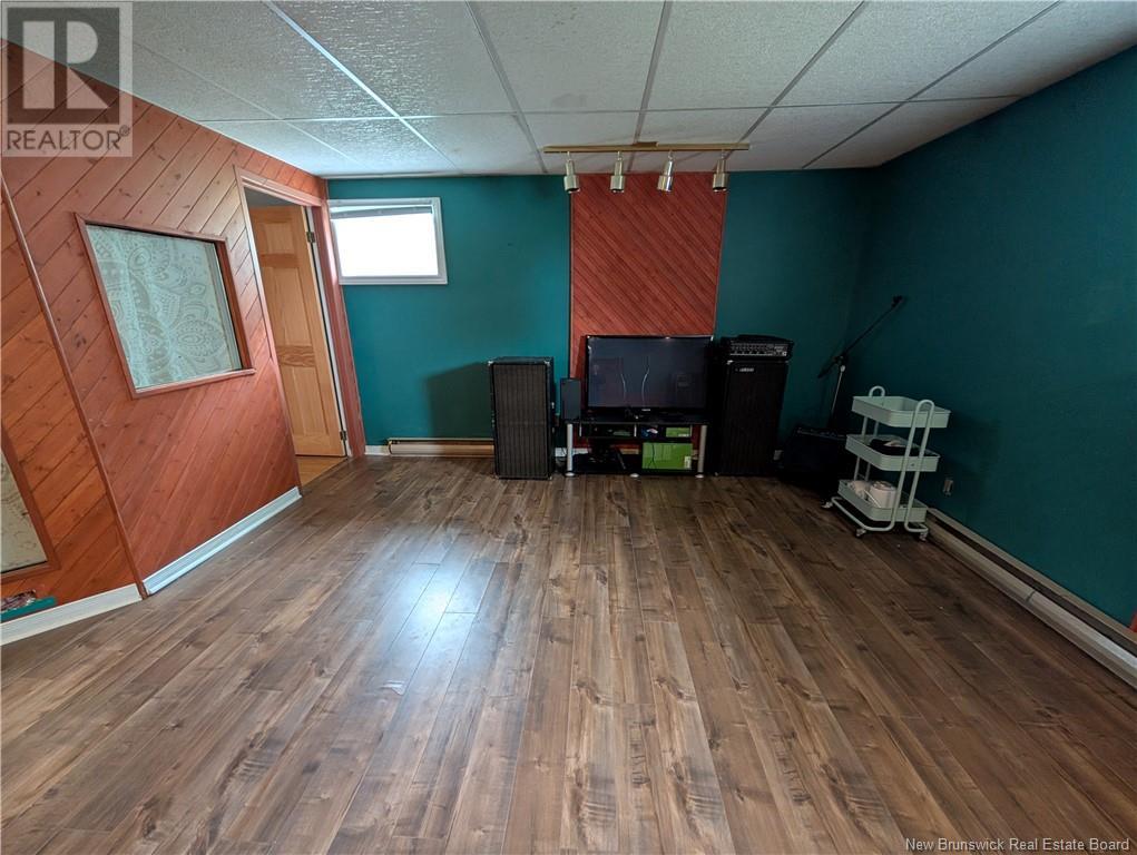 1045 Victoria Avenue, Bathurst, New Brunswick  E2A 3K1 - Photo 36 - NB120265