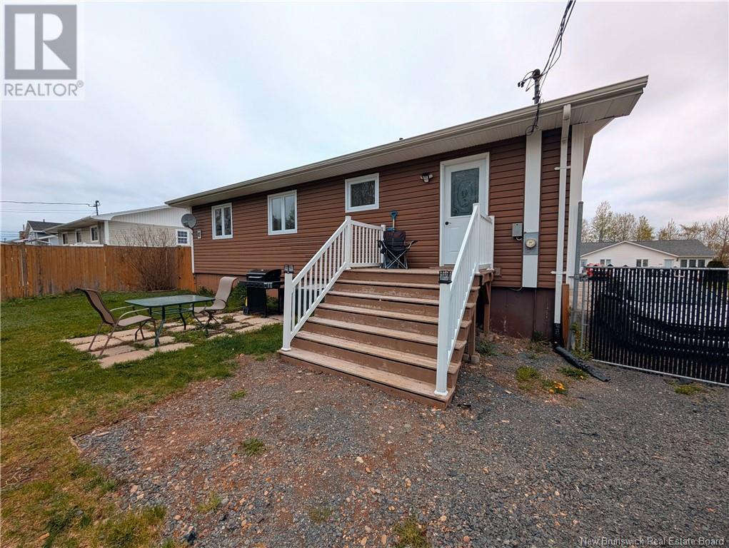 1045 Victoria Avenue, Bathurst, New Brunswick  E2A 3K1 - Photo 5 - NB120265