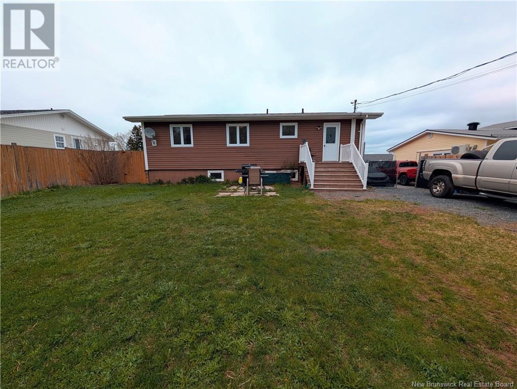 1045 Victoria Avenue, Bathurst, New Brunswick  E2A 3K1 - Photo 6 - NB120265