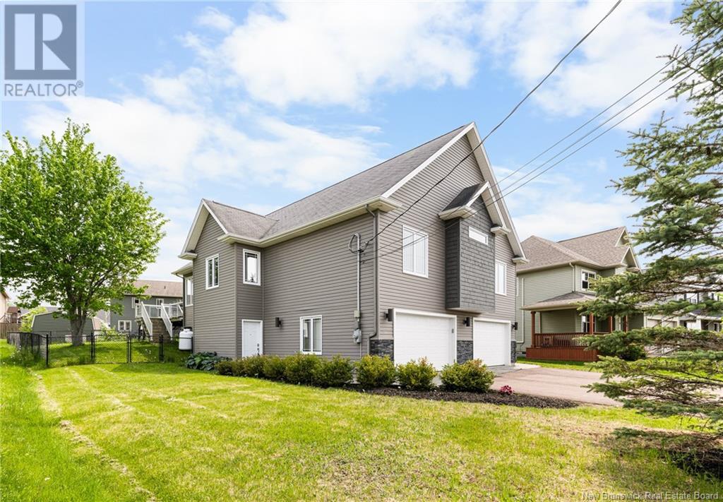 65 Des Aubes, Dieppe, New Brunswick  E1A 5S2 - Photo 1 - NB120135