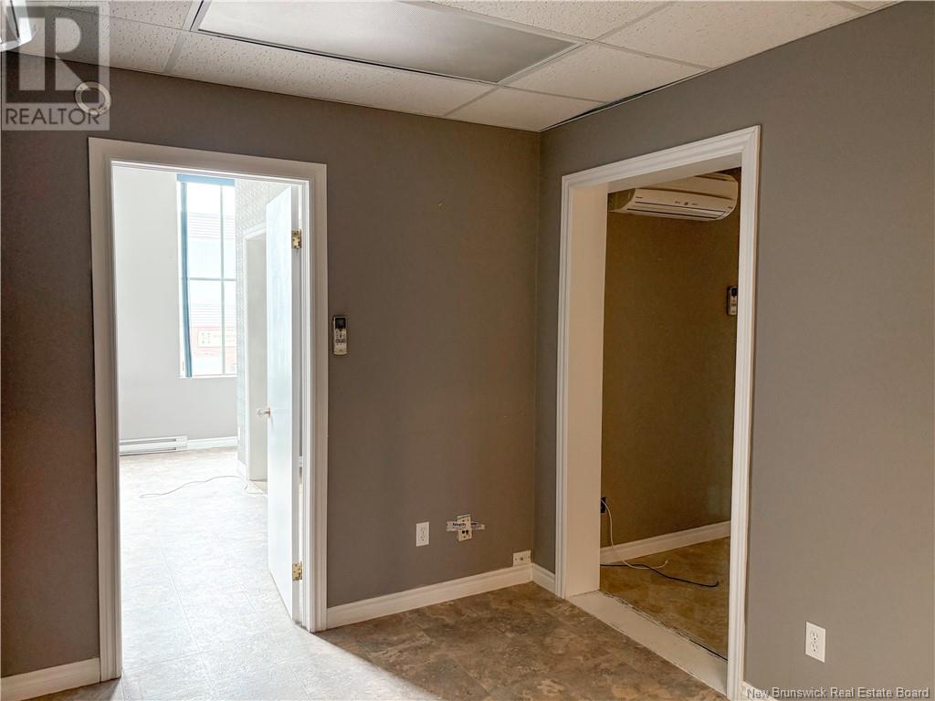 606 Main Street, Woodstock, New Brunswick  E7M 2C4 - Photo 16 - NB120355