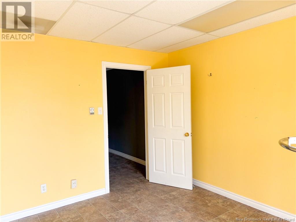 606 Main Street, Woodstock, New Brunswick  E7M 2C4 - Photo 26 - NB120355