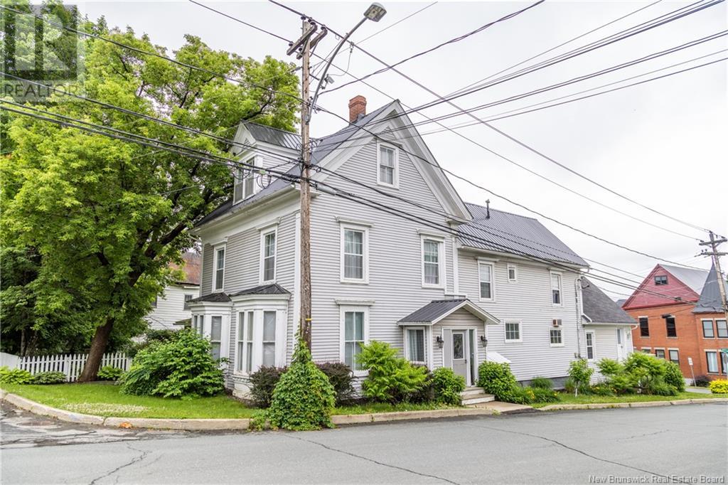 121 Prince Albert Street, Woodstock, New Brunswick  E7M 2L9 - Photo 2 - NB120332