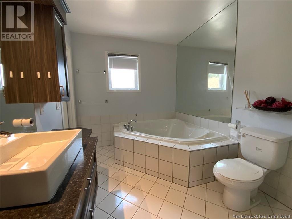 33 Thibaudeau Avenue, Edmundston, New Brunswick  E3V 4Z1 - Photo 14 - NB120370