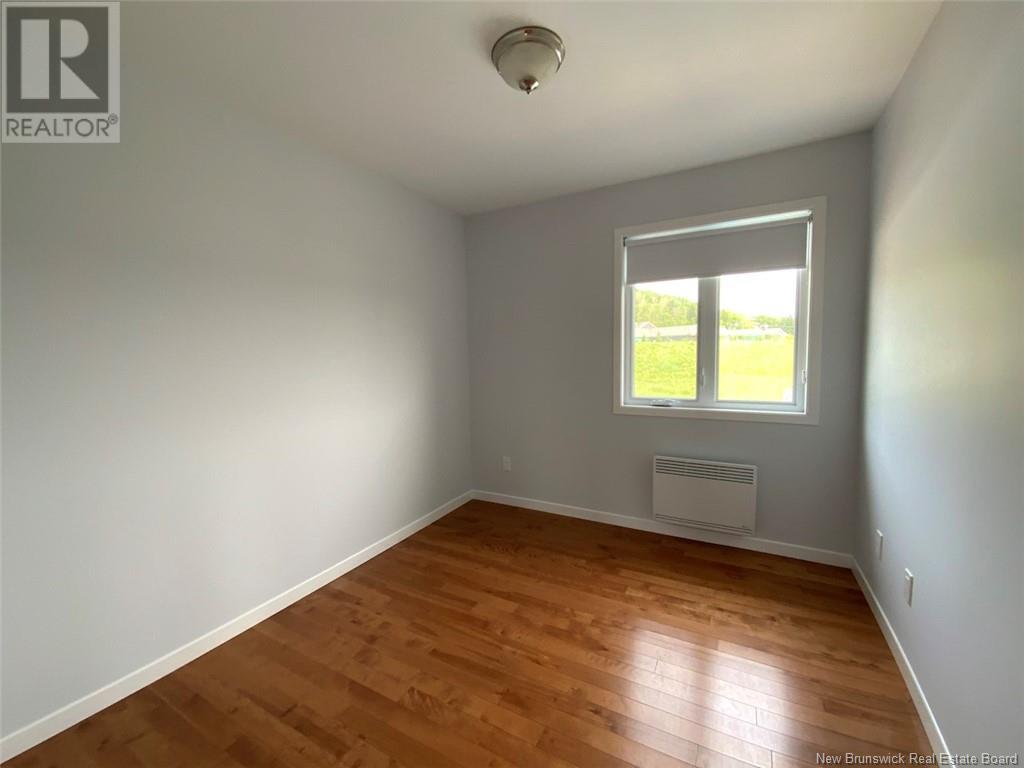 33 Thibaudeau Avenue, Edmundston, New Brunswick  E3V 4Z1 - Photo 16 - NB120370