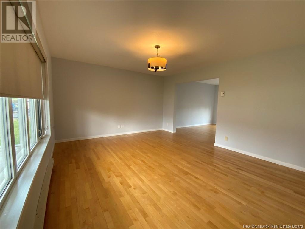 33 Thibaudeau Avenue, Edmundston, New Brunswick  E3V 4Z1 - Photo 3 - NB120370