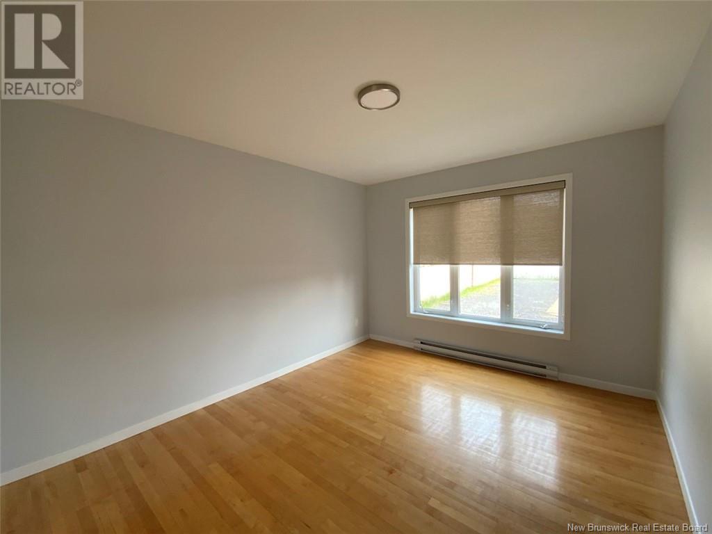 33 Thibaudeau Avenue, Edmundston, New Brunswick  E3V 4Z1 - Photo 4 - NB120370