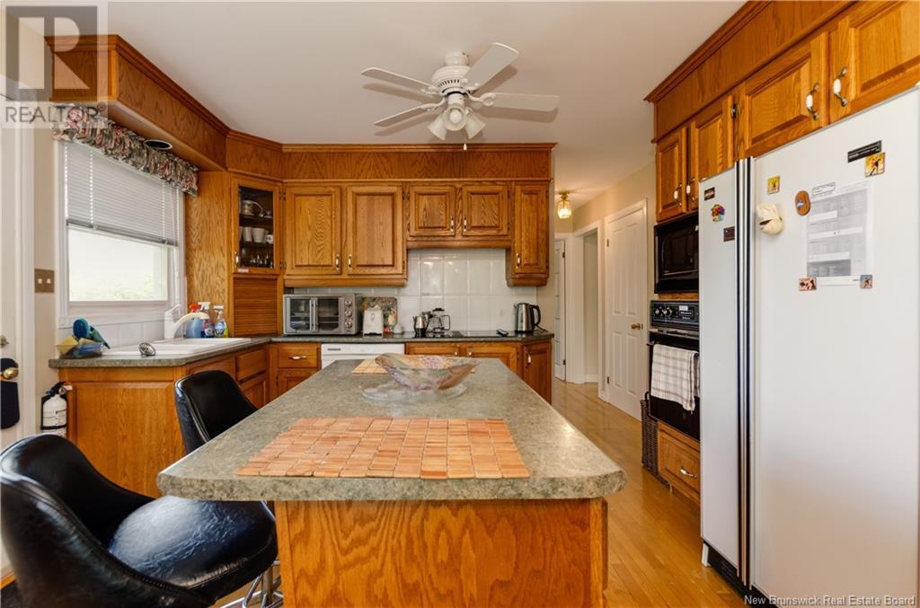 37 Gaston Crescent, Moncton, New Brunswick  E1A 5A2 - Photo 21 - NB120294