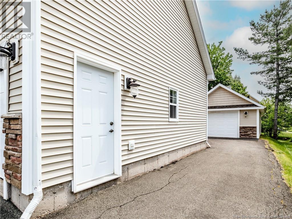 83 Rouse, Dieppe, New Brunswick  E1A 0W2 - Photo 33 - NB120430