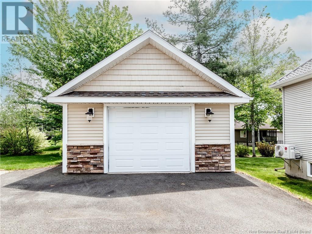 83 Rouse, Dieppe, New Brunswick  E1A 0W2 - Photo 34 - NB120430