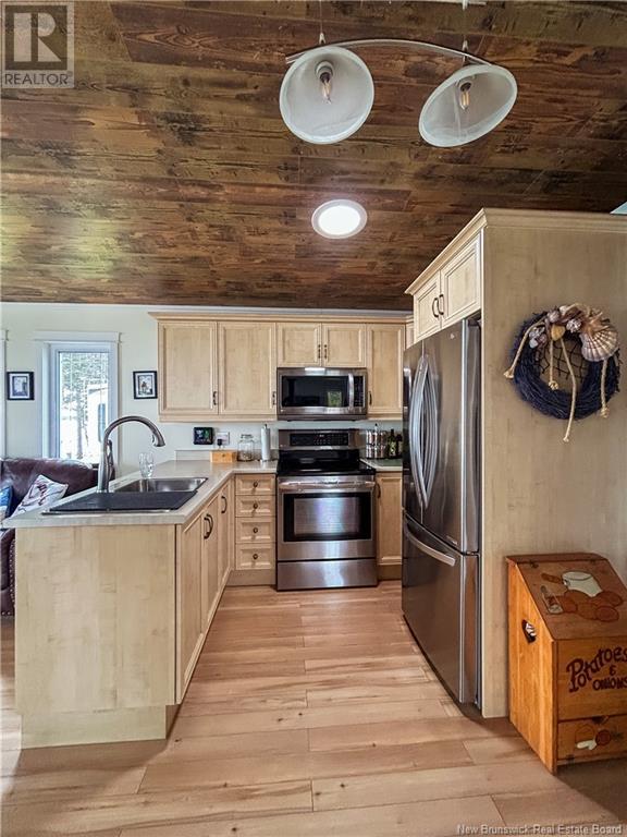 23586 Route 134, Black Point, New Brunswick  E8G 1R5 - Photo 8 - NB120406