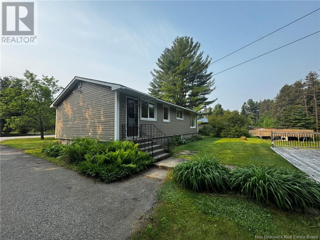 827 Wellington Street, Miramichi, New Brunswick  E1N 4N5 - Photo 2 - NB120451