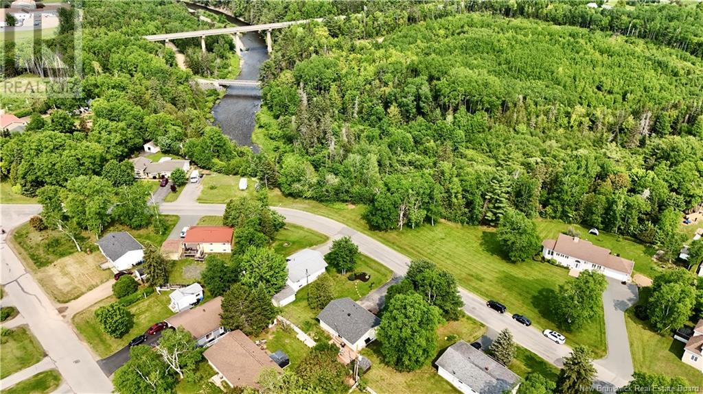 1223 Ulric, Bathurst, New Brunswick  E2A 3X9 - Photo 33 - NB120414
