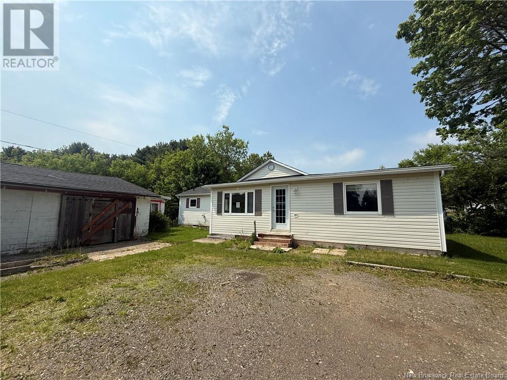 2 Bertha, Bouctouche, New Brunswick  E4S 2W6 - Photo 7 - NB120248